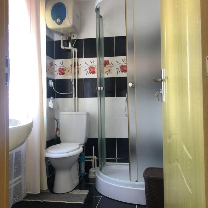 Casuta Bunicilor Isverna Hotell Exteriör bild