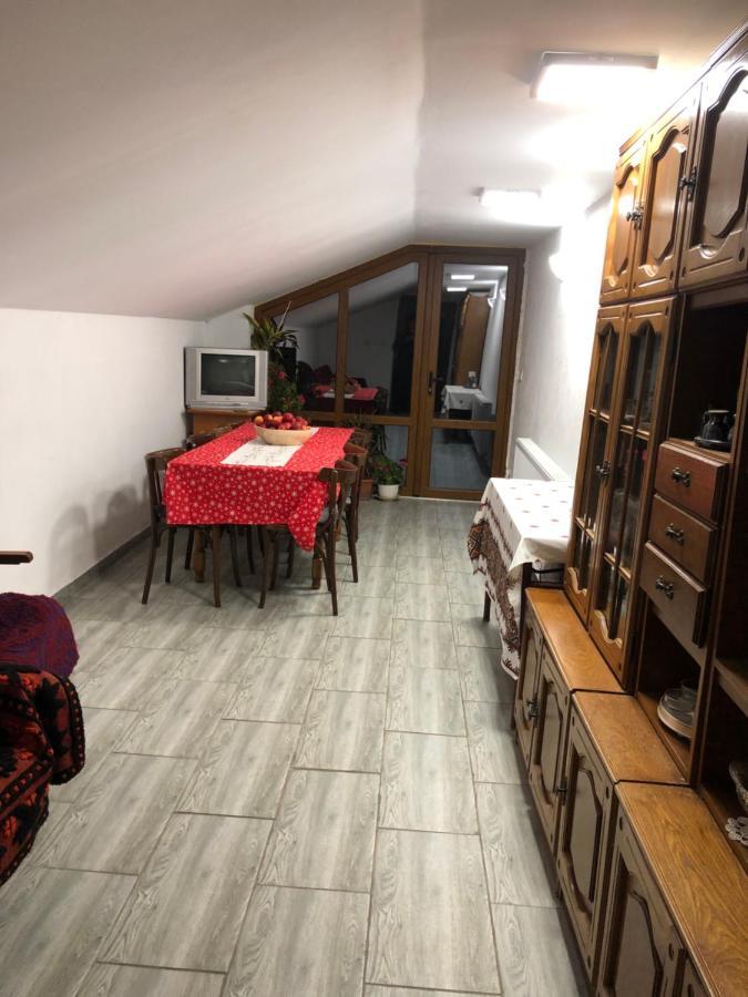 Casuta Bunicilor Isverna Hotell Exteriör bild
