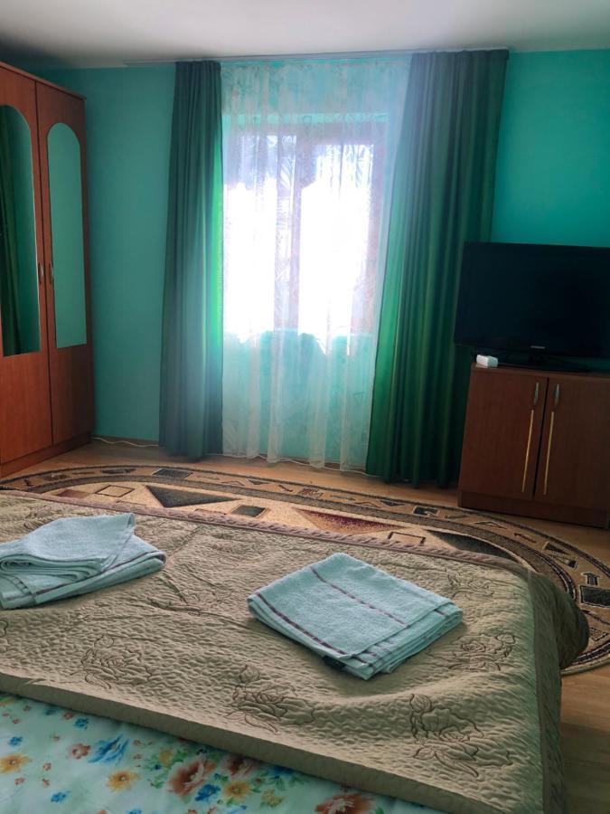 Casuta Bunicilor Isverna Hotell Exteriör bild